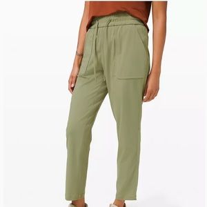 Bnwt lululemon Beyond the Studio Pant Slim